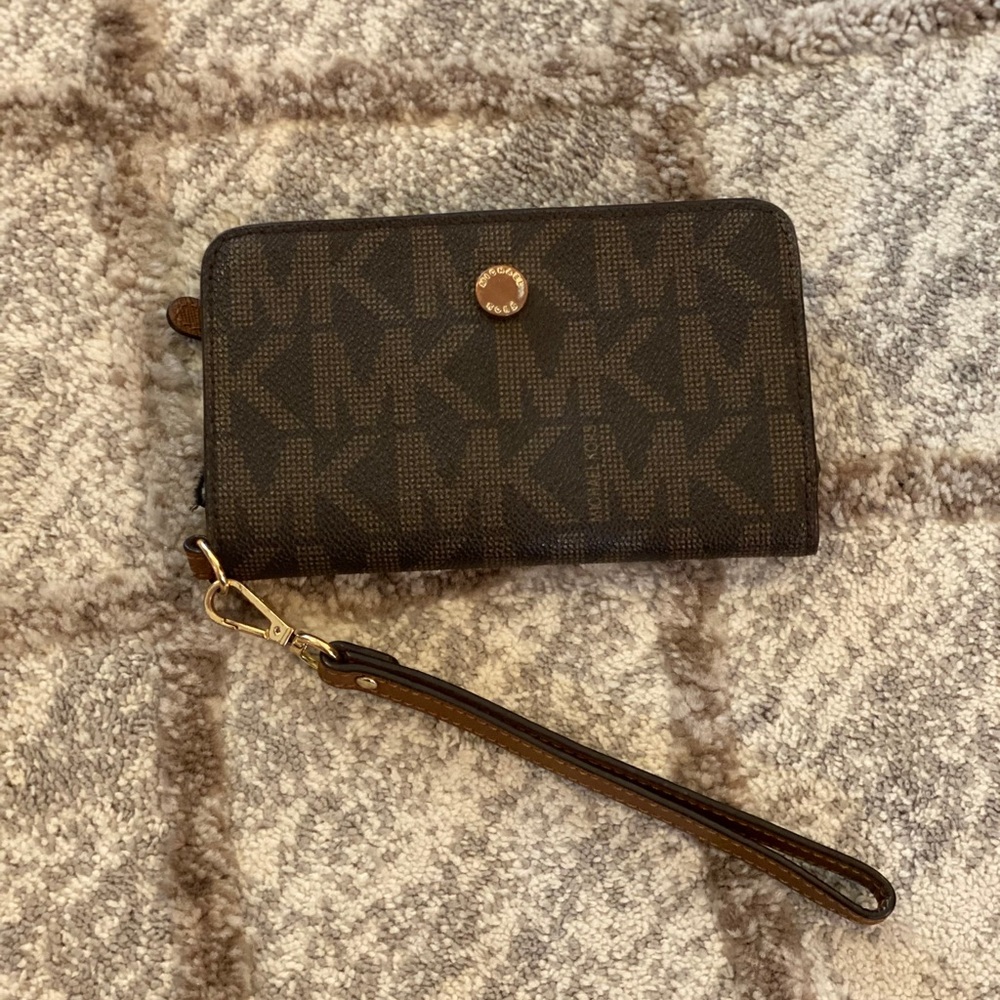 Michael kors wallet phone holder